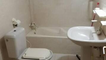 Douche, serviettes fournies