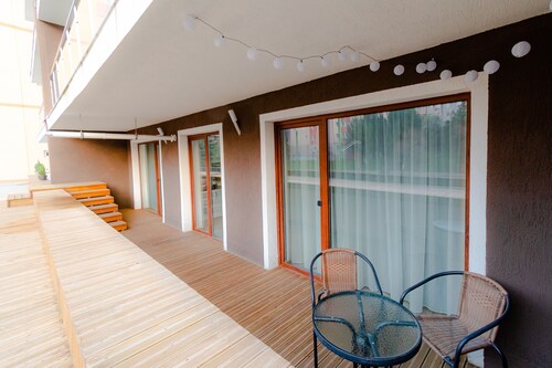 KarpatenHaus | Transylvanian Apt. w/ lrg. terrace