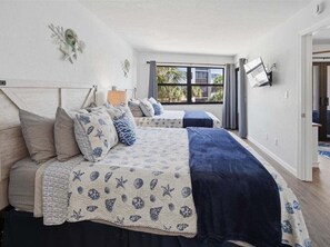1 bedroom, iron/ironing board, free WiFi, bed sheets - Waterfront 1BR condo in Marco Island with pool, marina, WiFi, and kitchen. (Marco Island)