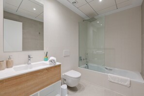 Shower, towels - Fidalsa 5 Stars Sea Views (Ciudad Quesada)