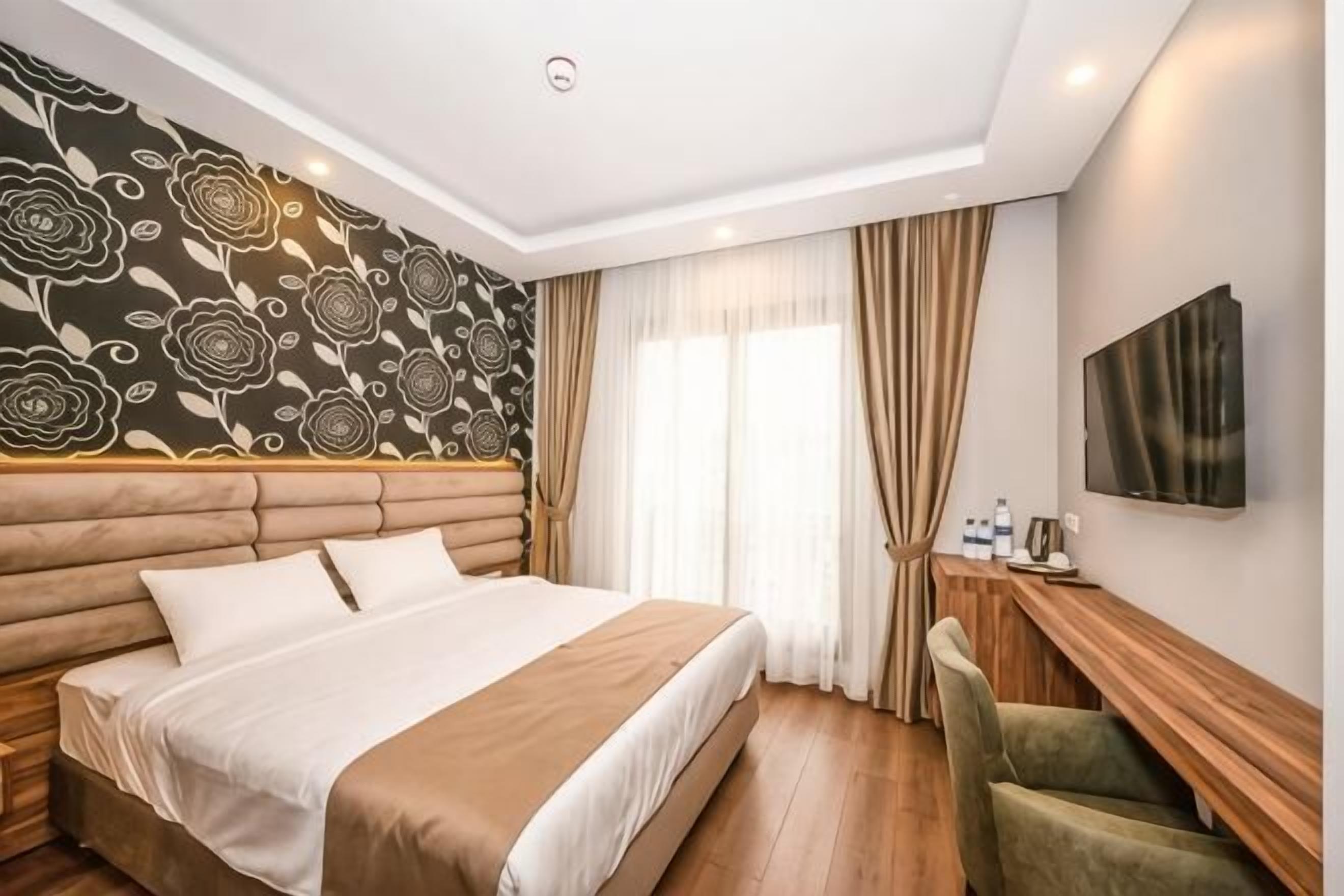 Premium bedding, minibar, in-room safe, desk