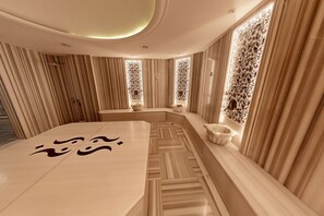 Bain turc/hammam, massage suédois, exfoliation, service de massage