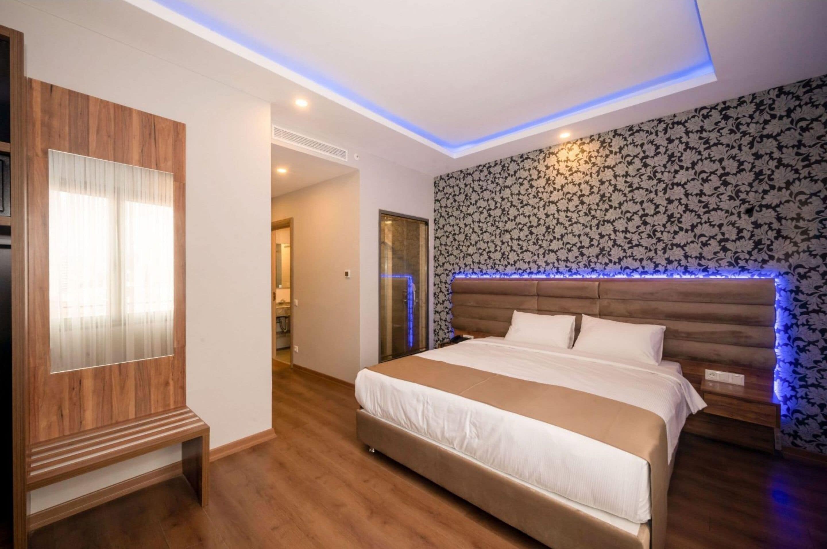 deluxe double room | 1 bedroom, premium bedding, minibar, in-room safe