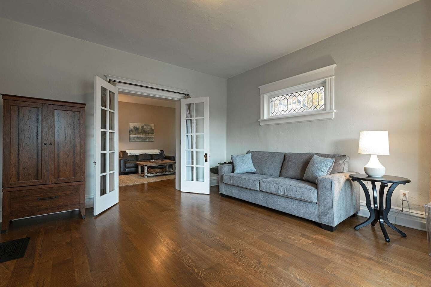 Televisie en een open haard