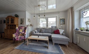 TV, fireplace, DVD player, table tennis