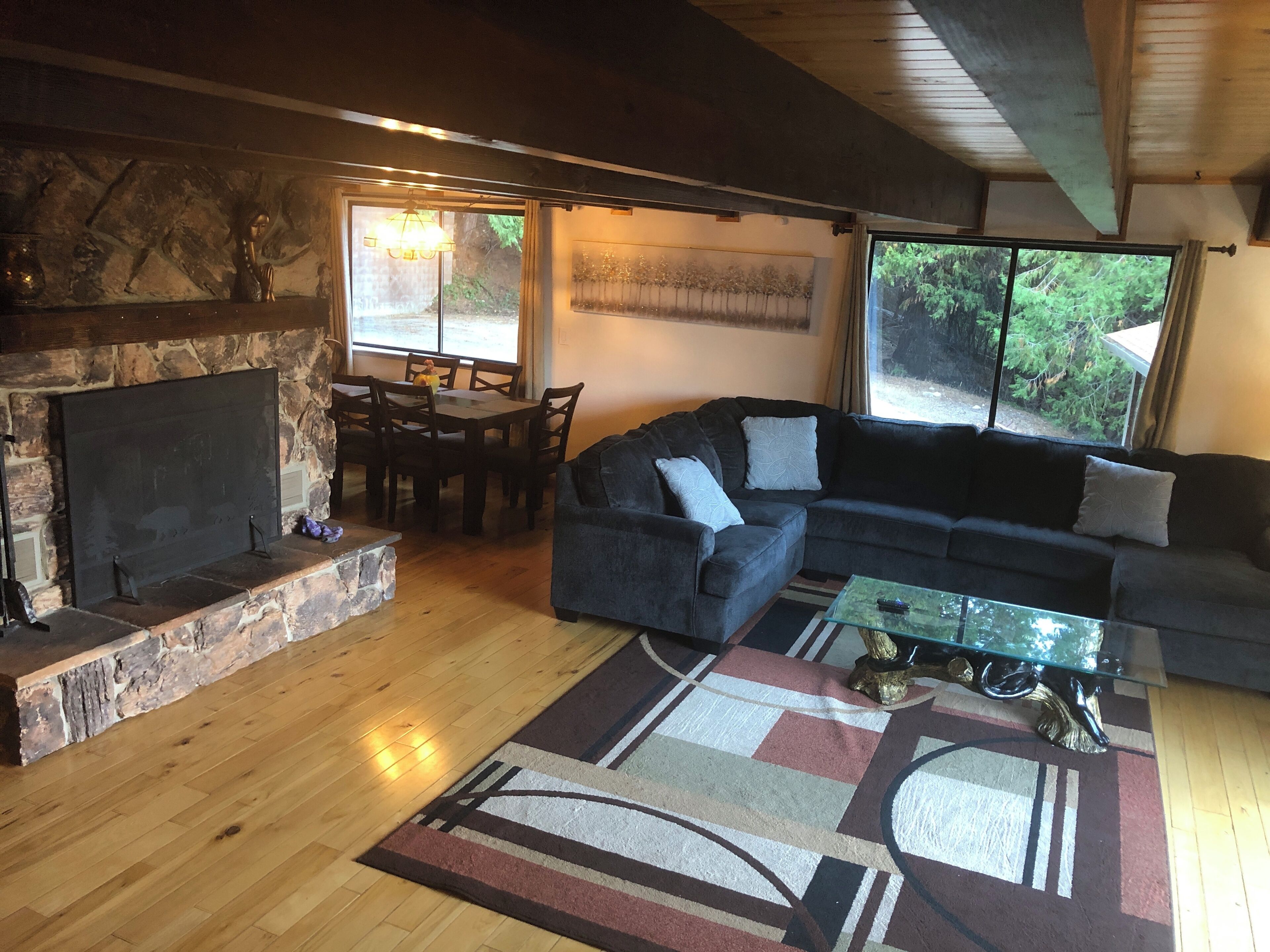 Beautiful Rustic Cabin on 5 Acres With Heavenly Views