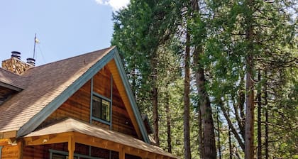 Beautiful Rustic Cabin on 5 Acres With Heavenly Views