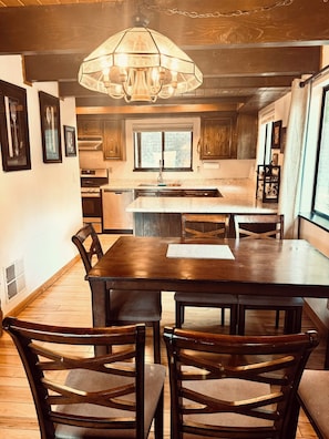 Dining - Beautiful Rustic Cabin on 5 Acres With Heavenly Views (Pioneer)