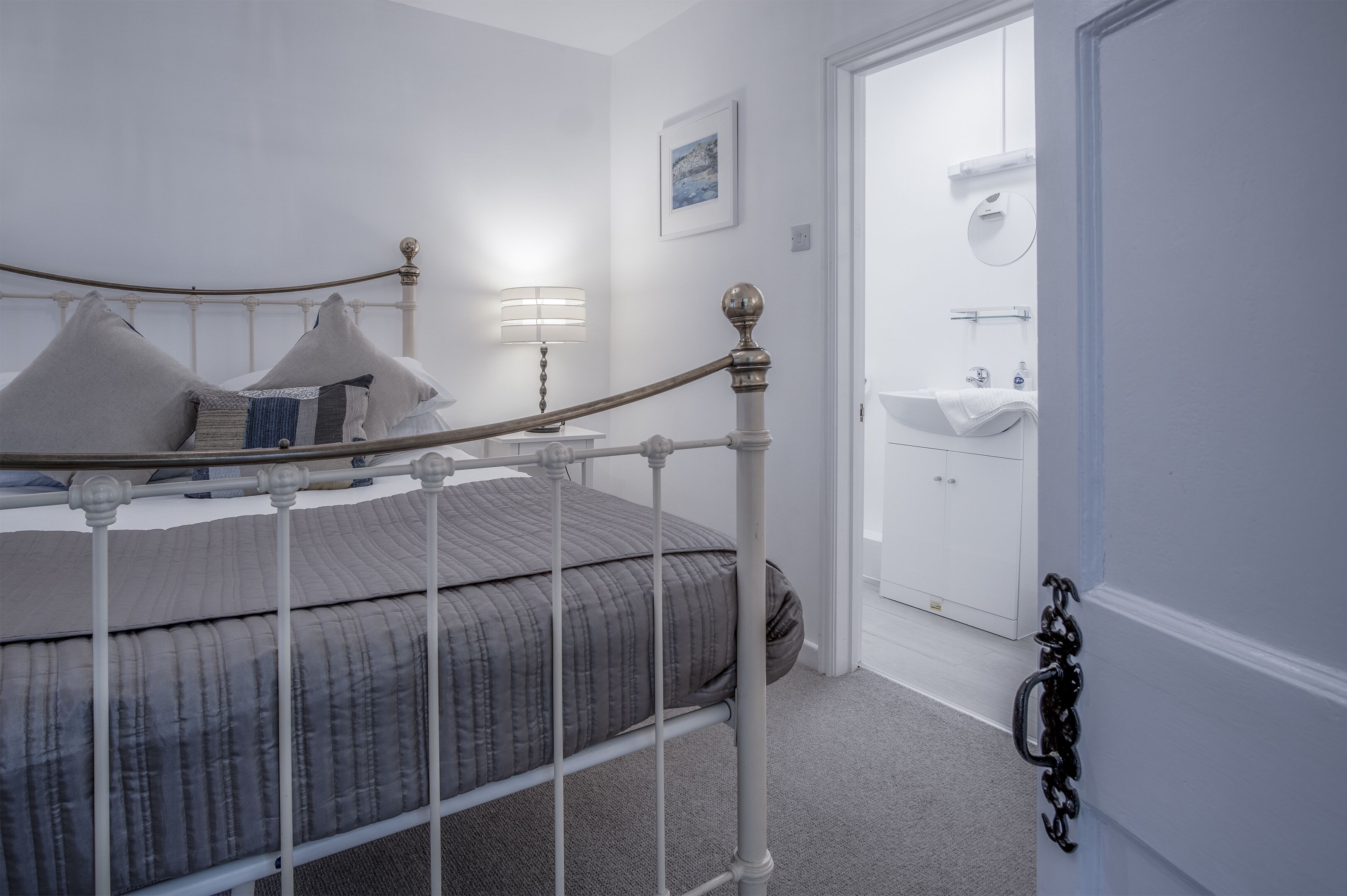 كوخ (4 Bedrooms) | 4 عدّة غرف نوم وأغطية فراش متميزة ومكواة/لوح كي وواي فاي مجانًا