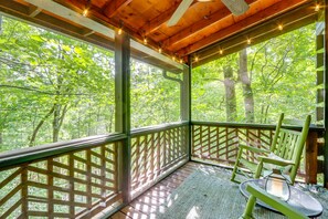 Property grounds - Charming Blue Ridge Cabin w/ Game Room & Hot Tub! (Blue Ridge)