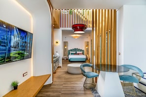 Honeymoon Suite with Sea View and Heated Pool