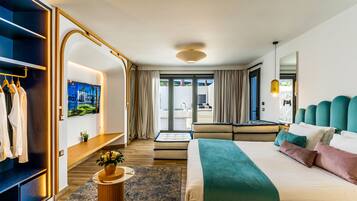 Junior Suite with Inner Courtyard View & Plunge Pool | Egyptian cotton sheets, premium bedding, down comforters, pillowtop beds
