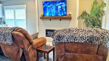 スマートテレビ、暖炉