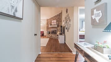 House, 3 Bedrooms | Dapur peribadi | Peti sejuk, ketuhar gelombang mikro, ketuhar, pembancuh kopi/teh