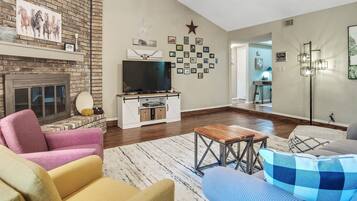 Rumah, 3 kamar tidur | Area keluarga | Smart TV