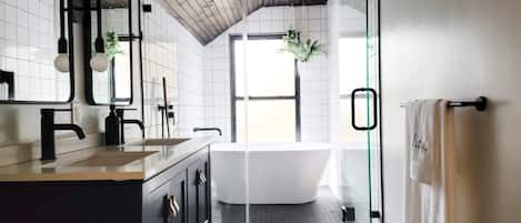 Bathtub, hair dryer, towels