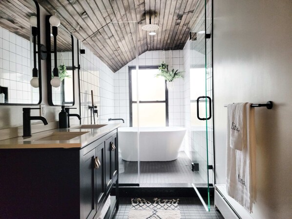 Bathtub, hair dryer, towels