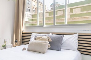 Iron/ironing board, free WiFi, bed sheets