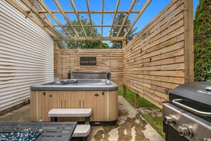 Bañera de hidromasaje exterior