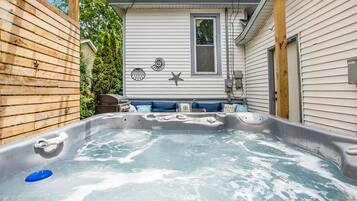 Bain à remous extérieur