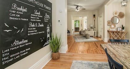 A block from the beach! Sleeps 20! Hot Tub, Game Room!