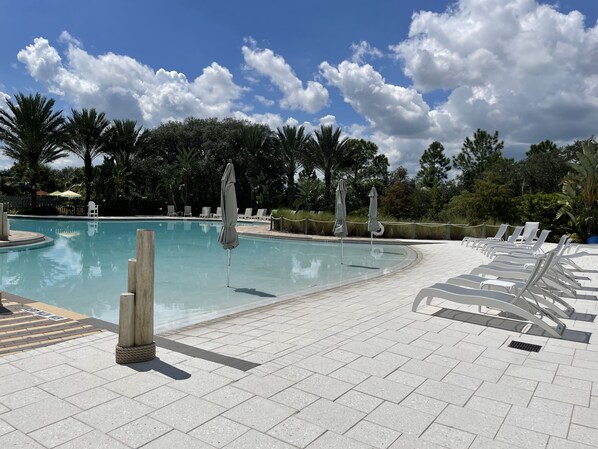 Ulkouima-allas, lämmitetty uima-allas