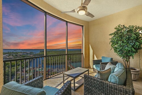 Waterviews Views, Top Floor Cape  - Heated Pool, Golf, Gym & Great Amenities!