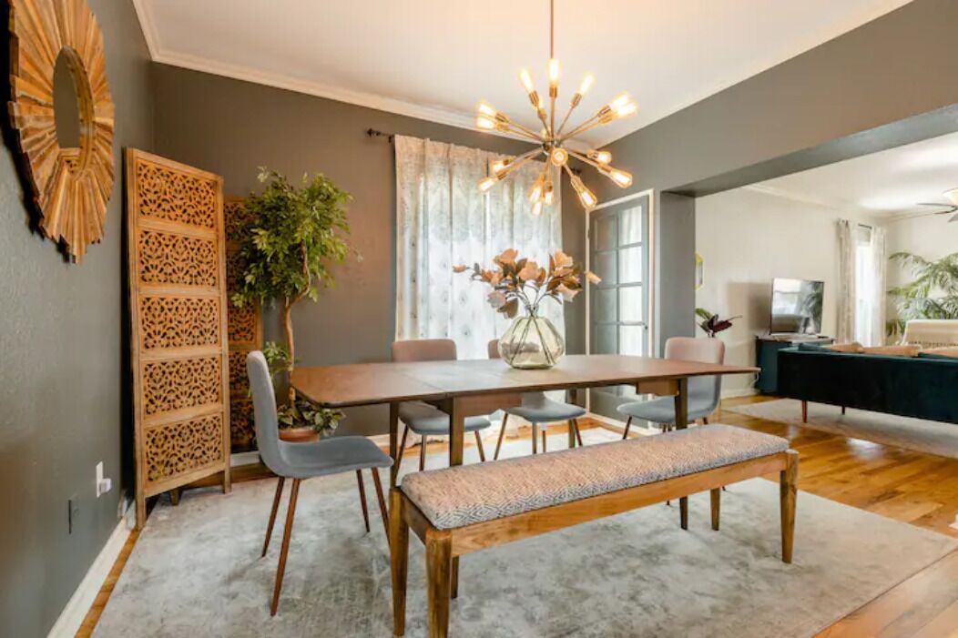 2 KING Beds + Smart TV + Coffee &Tea + Walk to Westport