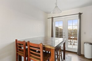 Dining - The Railway Bearizona Grand Canyon Family Condo (Williams)