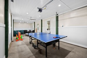 Spielezimmer