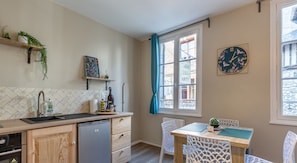 Fridge, microwave, oven, dishwasher - Emeraude | Cozy Nest 3 | Heart of Historic District | 2 guests* (Honfleur)