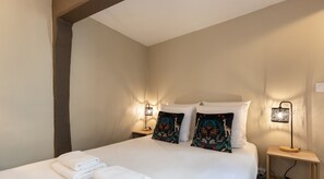 1 bedroom, WiFi, bed sheets - Emeraude | Cozy Nest 3 | Heart of Historic District | 2 guests* (Honfleur)