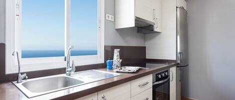 Microwave, oven, stovetop, coffee/tea maker