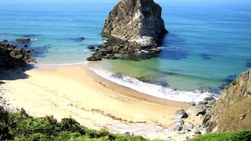 Una spiaggia nelle vicinanze