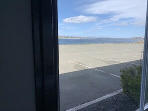 Deluxe-Einzelzimmer, 1 Queen-Bett, Meerblick | Blick auf das Wasser