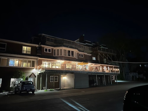 Harbourview Inn, SureStay Collection by Best Western