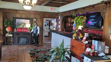 Breakfast, lunch, dinner served; sea views