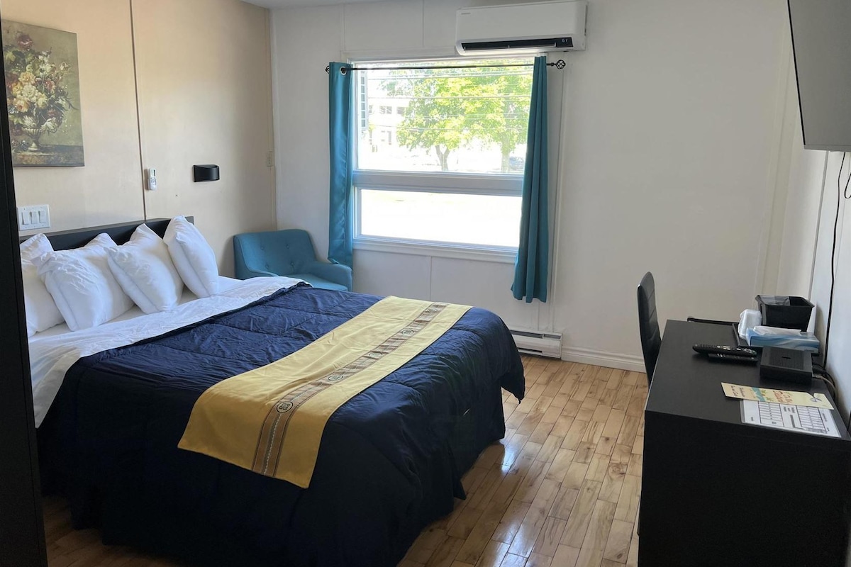 Ropa de cama de alta calidad y escritorio 