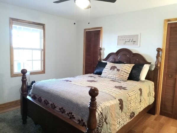 2 Schlafzimmer, Bügeleisen/Bügelbrett, kostenloses WLAN, Bettwäsche