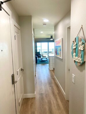 Interior - RENOVATED 10/21! Corner Oceanview Condo w/ AC!! (Kapaa)