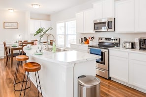 Fridge, microwave, oven, stovetop - Dream Retreat, Newly Built Indy 4Bd w/ Pool Table! (INDIANAPOLIS)