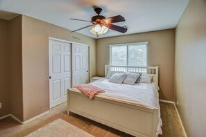 5 chambres, fer et planche à repasser, lit parapluie, Wi-Fi gratuit