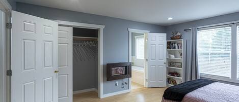 3 bedrooms, iron/ironing board, free WiFi