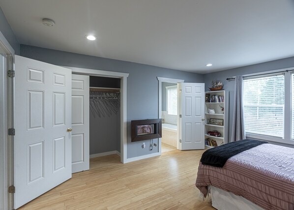 3 bedrooms, iron/ironing board, free WiFi