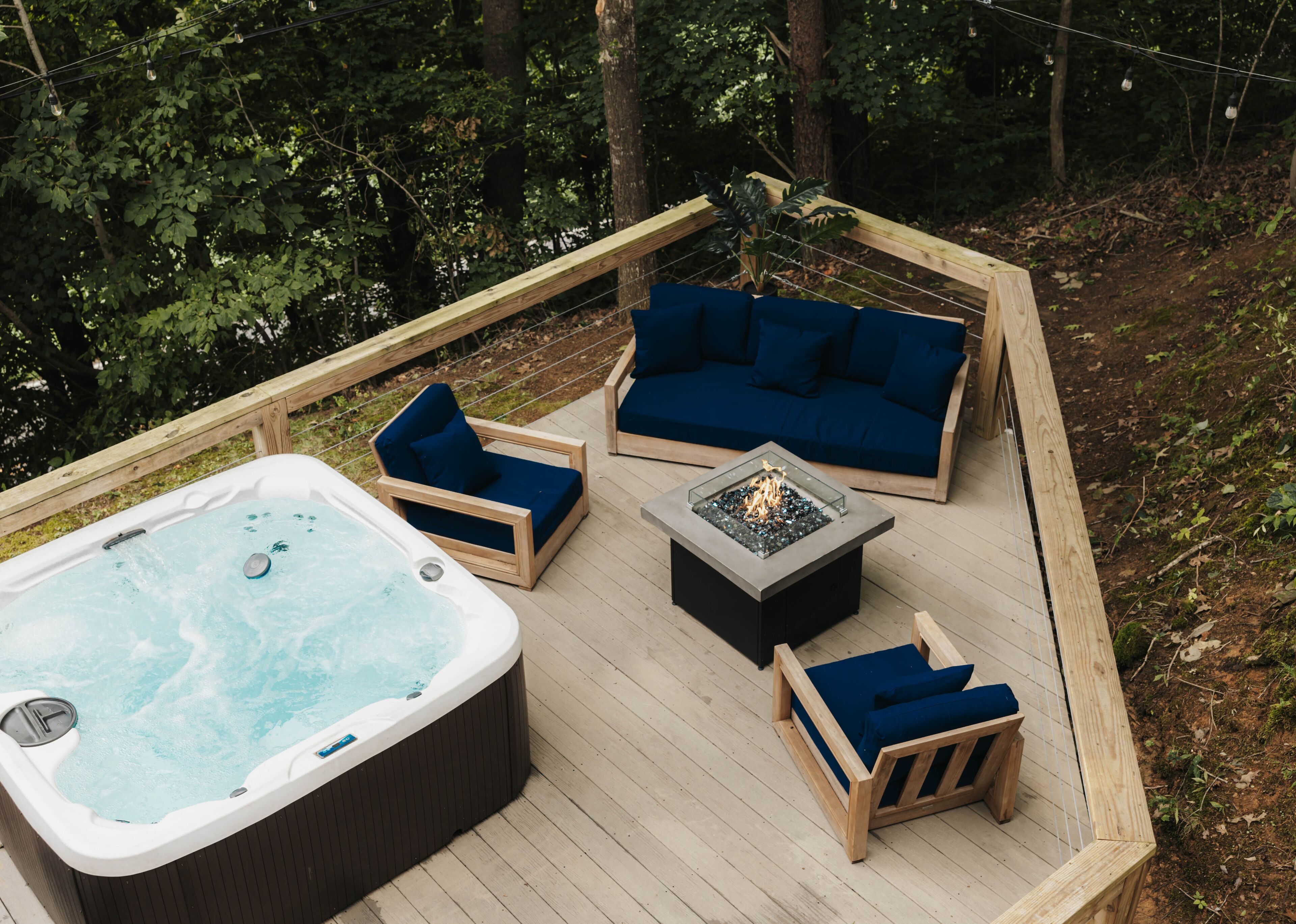🍁Luxurious Family Getaway with Hot Tub, River Views,  Sauna and more ✅