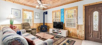 Aspen Leaf Lodges is back with 4 newly renovated cabins