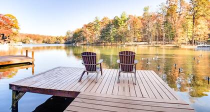 Hilltop Hideaway: Lakefront Cottage in the Smoky Mountains