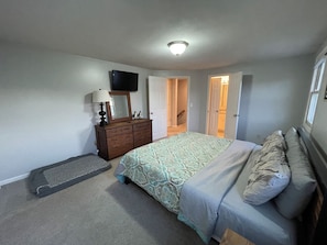 3 bedrooms, travel cot, free WiFi, bed sheets