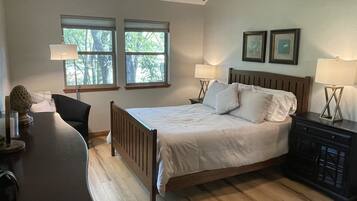 3 bedrooms, desk, free WiFi, bed sheets