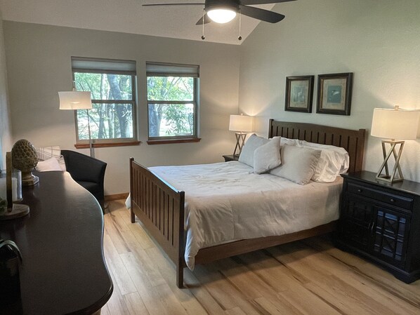 3 bedrooms, desk, free WiFi, bed sheets